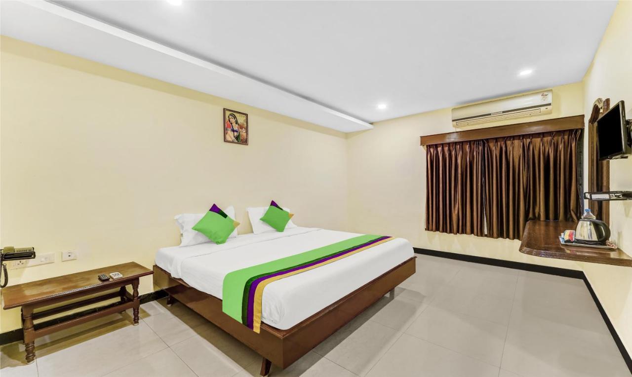 Treebo B Coral, 2 Km From Promenade Beach Hotel ปอนดิเชอรี ภายนอก รูปภาพ