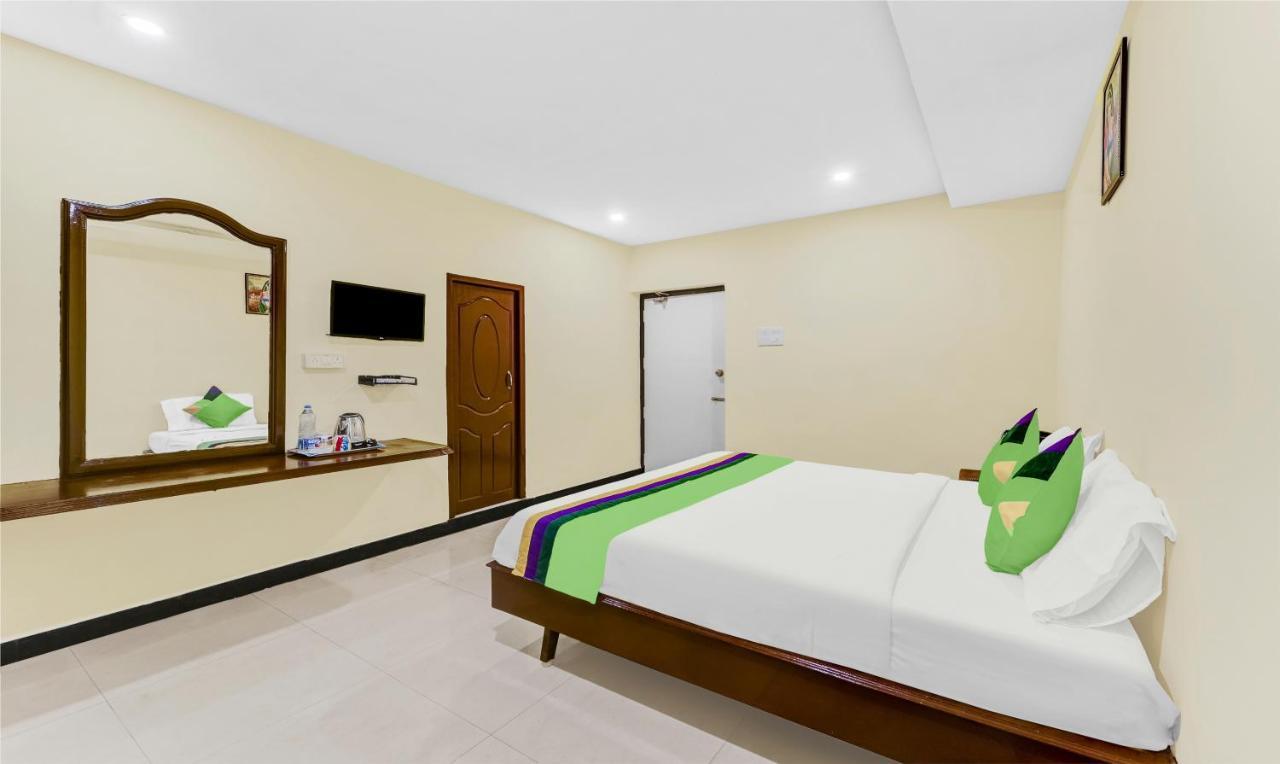 Treebo B Coral, 2 Km From Promenade Beach Hotel ปอนดิเชอรี ภายนอก รูปภาพ
