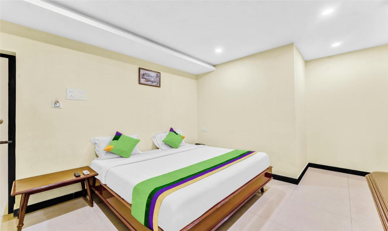 Treebo B Coral, 2 Km From Promenade Beach Hotel ปอนดิเชอรี ภายนอก รูปภาพ