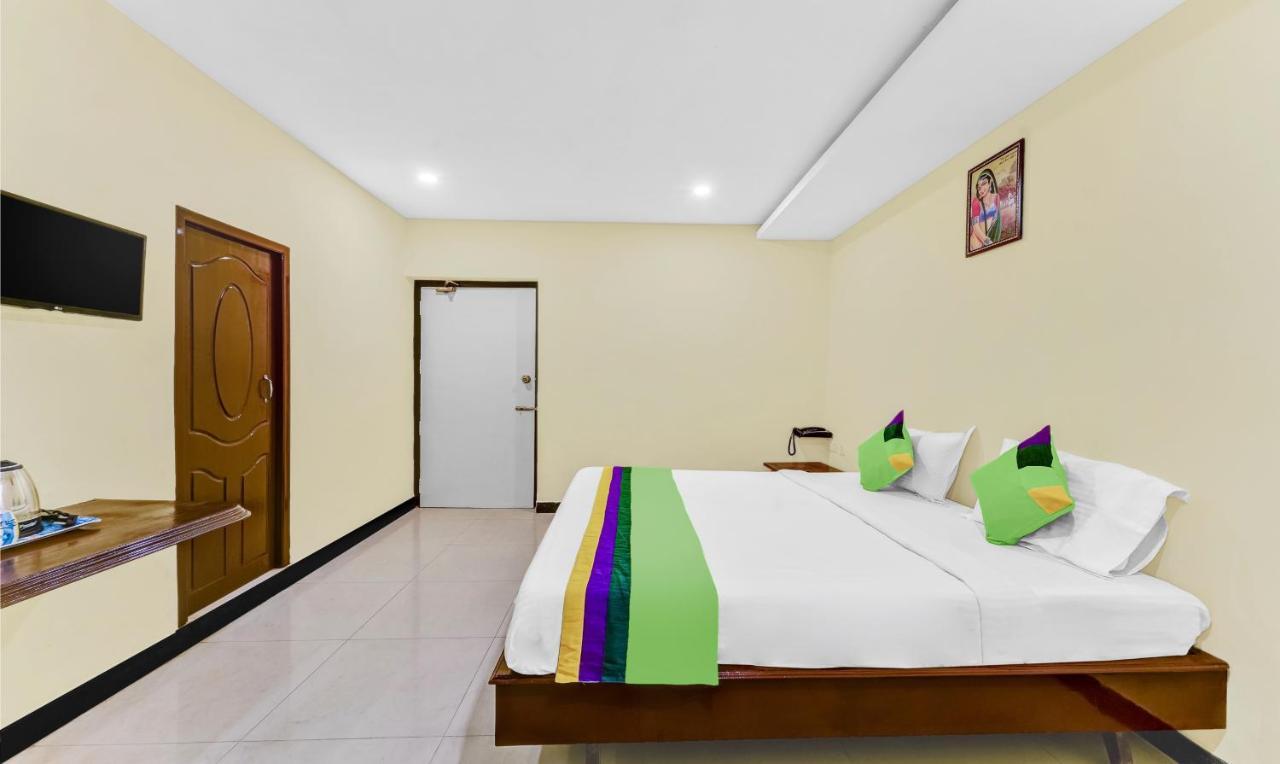 Treebo B Coral, 2 Km From Promenade Beach Hotel ปอนดิเชอรี ภายนอก รูปภาพ